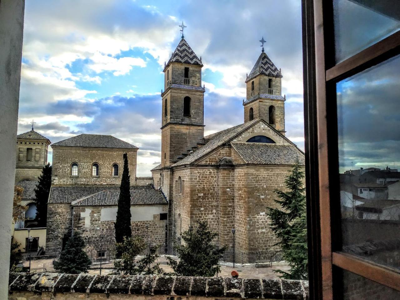 Apartamentos Sol Hospital Santiago Úbeda Buitenkant foto