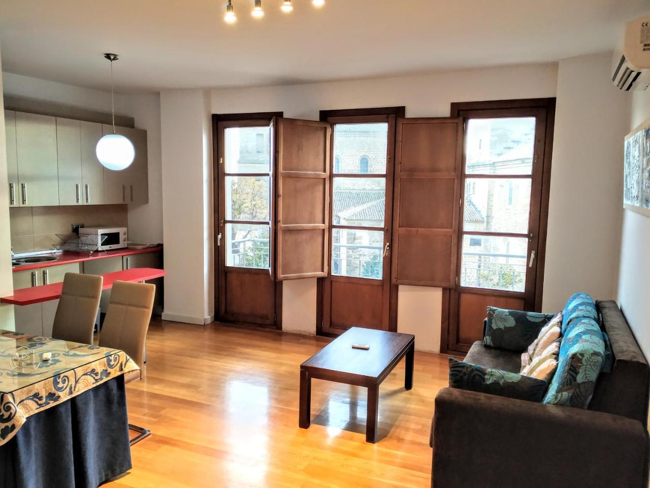 Apartamentos Sol Hospital Santiago Úbeda Buitenkant foto